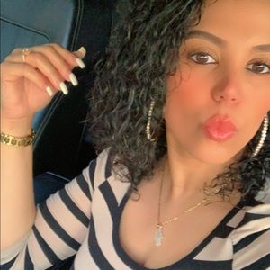 Meet your Posher, Josefa